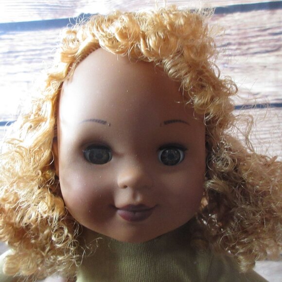 Integrity Toys African American 12" Baby Doll Sleepy Eyes - Vintage 1990s - Picture 4 of 8
